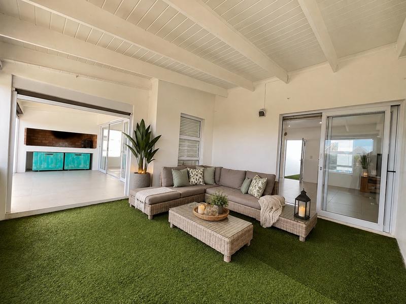 4 Bedroom Property for Sale in Dwarskersbos Western Cape